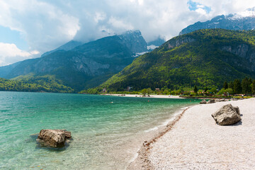 Obraz premium Beautiful spring landscape of Lake Molveno