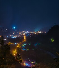 Vista nocturna de la ciudad de Boquete en Chiriquí, Panamá 