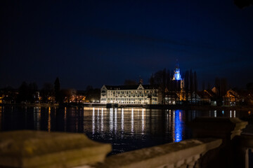 Obraz premium Blick auf Konstanzer Altstadt am Abend