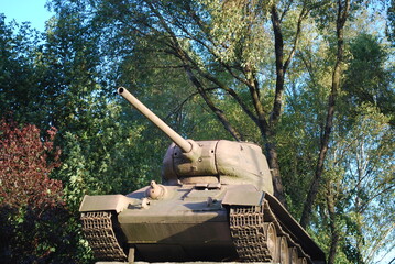 old tank monument - obrazy, fototapety, plakaty