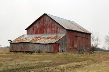 Obraz premium old red barn
