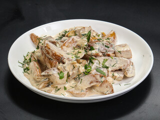 Chicken with potato in cream sauce