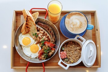 Fototapeta na wymiar Delisious breakfast in a cafe 