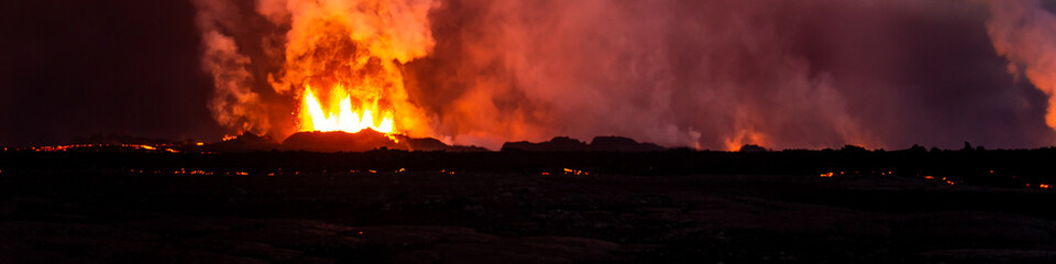 Fototapeta na wymiar Aerial Panoramic view of active Icelandic volcanic eruptions