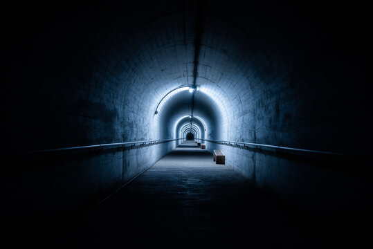 地下通路 の画像 10 170 件の Stock 写真 ベクターおよびビデオ Adobe Stock