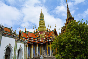 Fototapeta premium Temple of the Emerald Buddha - Wat Phra Kaew, Bangkok, Thailand
