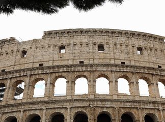 Fototapeta premium external view of the amphitheater called Colosseum in the city of Rome