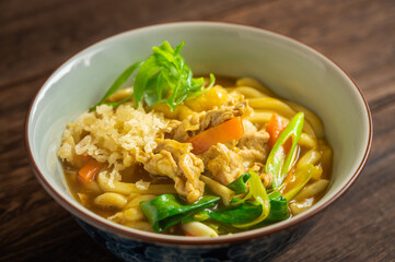 肉入りカレーうどん