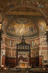Interior of basilica di Santa Maria in Trastevere - obrazy, fototapety, plakaty
