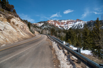 Fototapeta premium Road to the redrocks
