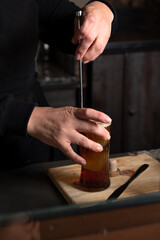 PREPARACION DE BEBIDA ALCOHOLICA.