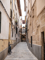 Obraz premium Old town of Palma de Mallorca narrow street
