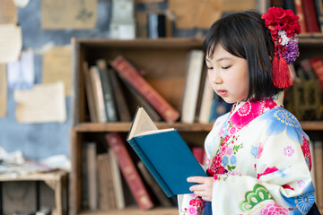 本を読む女の子　記念写真　ハーフ成人式　七五三　写真館