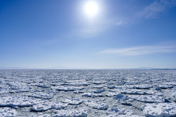 北海道網走の流氷 © mastercylinder