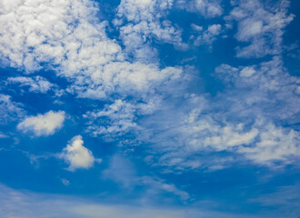 Obraz premium blue sky with beautiful natural white clouds