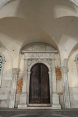 Obraz premium Door of historical building in Venice, Italy