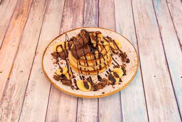 very fat pancakes with chocolate and banana, easy and fast since in just 15 minutes you will have the lists