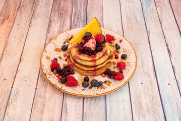 very fat pancakes with fruit, easy and fast since in just 15 minutes you will have the lists