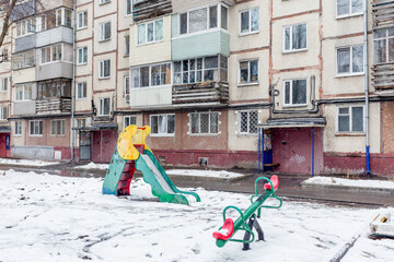 Courtyard of Khrushchyovka, common type of old low-cost apartment building in Russia and post-Soviet space. Kind of prefabricated buildings. Built in 1960s. Russia, Vladivostok. - obrazy, fototapety, plakaty
