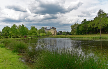 Fototapeta premium Frankreich - Brissac-Quincé - Schloss Brissac - Parkanlage