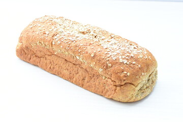 Large wholemeal oatmeal bread, sweetened with natural panela