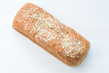 Large wholemeal oatmeal bread, sweetened with natural panela