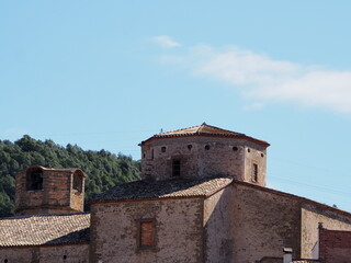 vista exterior de la parroquial de sant miquel de camarasa con campanario, cimborrio, lérida,...