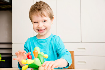 Wooden cactus Blocks. Children's toy for digital cognition, imagination ability, hand-eye coordination, modeling of different variants. Balance toy.