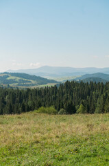 Fototapeta premium Beautiful landscapes of high mountains in warm autumn in the Carpathians
