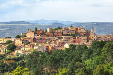 Fototapeta na wymiar Roussillon village, Vaucluse, Provence, France