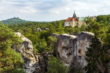 Fototapeta na wymiar Hruba Skala castle Trosky castle ruin Czech paradise