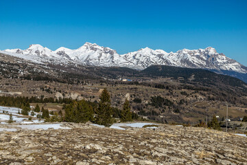 Paysage du massif du D&eacute;voluy en hiver , Hautes-Alpes , France
