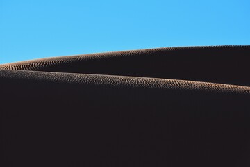 Sanddüne in der Namibwüste bei Sossusvlei (Namibia)