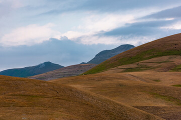 Fototapeta premium beautiful panorama of the Plain of Castelluccio of Norcia, Umbria