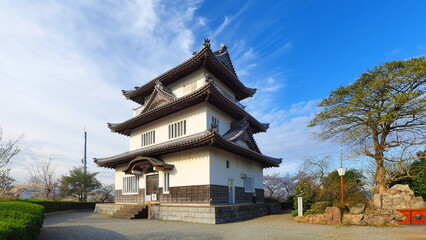 Fototapeta premium 朝日山森林公園 麻口城跡（模擬天守）1