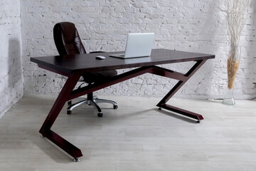Table in a modern style.
Loft table.
Metal table with wooden inserts.