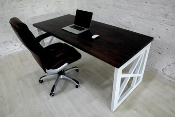 Table in a modern style.
Loft table.
Metal table with wooden inserts.