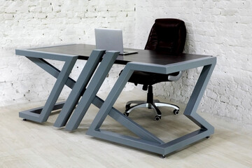 Table in a modern style.
Loft table.
Metal table with wooden inserts.