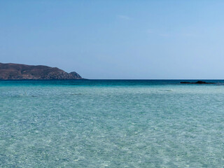 Fototapeta na wymiar Elafonisi Strand mit Rosa Sand auf Kreta, Griechenland
