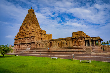 Fototapeta na wymiar Tanjore Big Temple or Brihadeshwara Temple was built by King Raja Raja Cholan in Thanjavur, Tamil Nadu. It is the very oldest & tallest temple in India. This temple listed in UNESCO's Heritage Sites