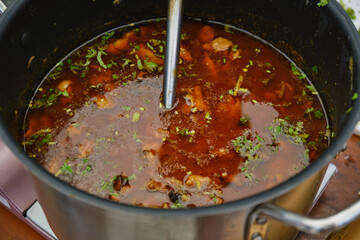 煮込んでいるカレー