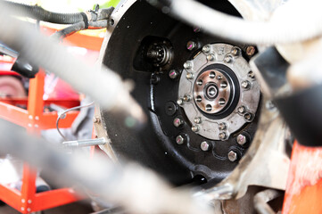 See details of clean old tractor clutch parts. Automobile clutch disc details, spare parts for repair, maintenance, tractor clutch disc, truck clutch disc. auto parts details