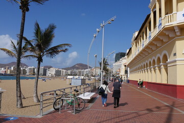 Strand und Strandpromenade in Las Palmas de Gran Canaria - obrazy, fototapety, plakaty