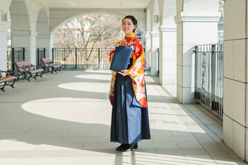 卒業を迎えた女子大学生