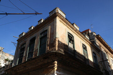 Fototapeta na wymiar Ancient colonial buildings in Havana, Cuba