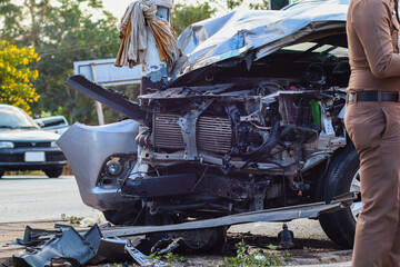 Accident, a pickup truck collided with a pickup truck and lost control. The fire collided with an electric pole and damaged. There were injuries in this accident.