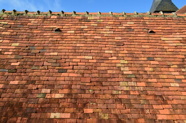 Vieille toiture en tuiles