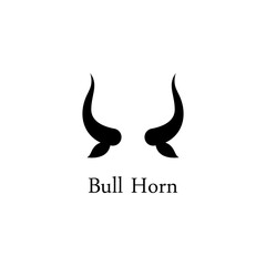 Obraz premium Bull's head horn logo. Using a vector illustration template design concept.