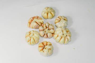 Fototapeta na wymiar garlic on a white background.