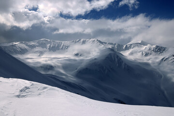 Fototapeta na wymiar Winter landscape in the Transylvanian Alps - Fagaras Mountains, Romania, Europe